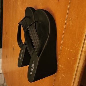Flojos black wedge sandals